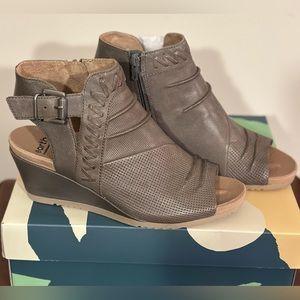 Attalea Bonaire leather Sandals